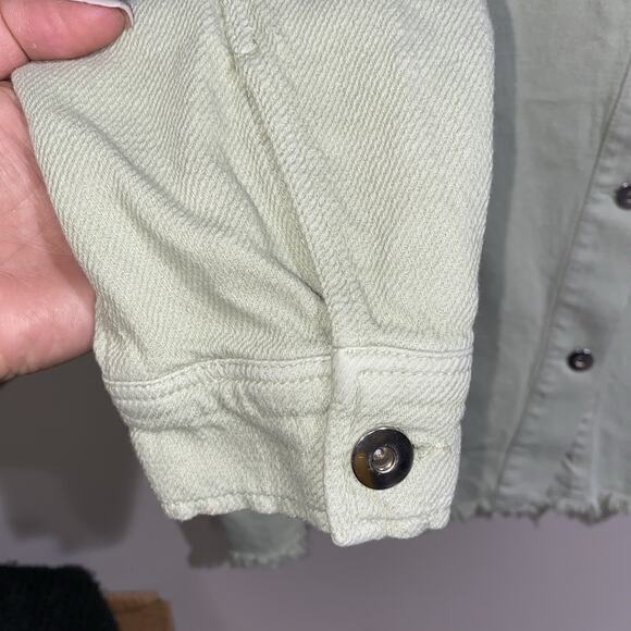 Zara Women's Light Green Denim Button Front Raw Hem Shirt Jacket Pockets Sz XS - Picture 3 of 8